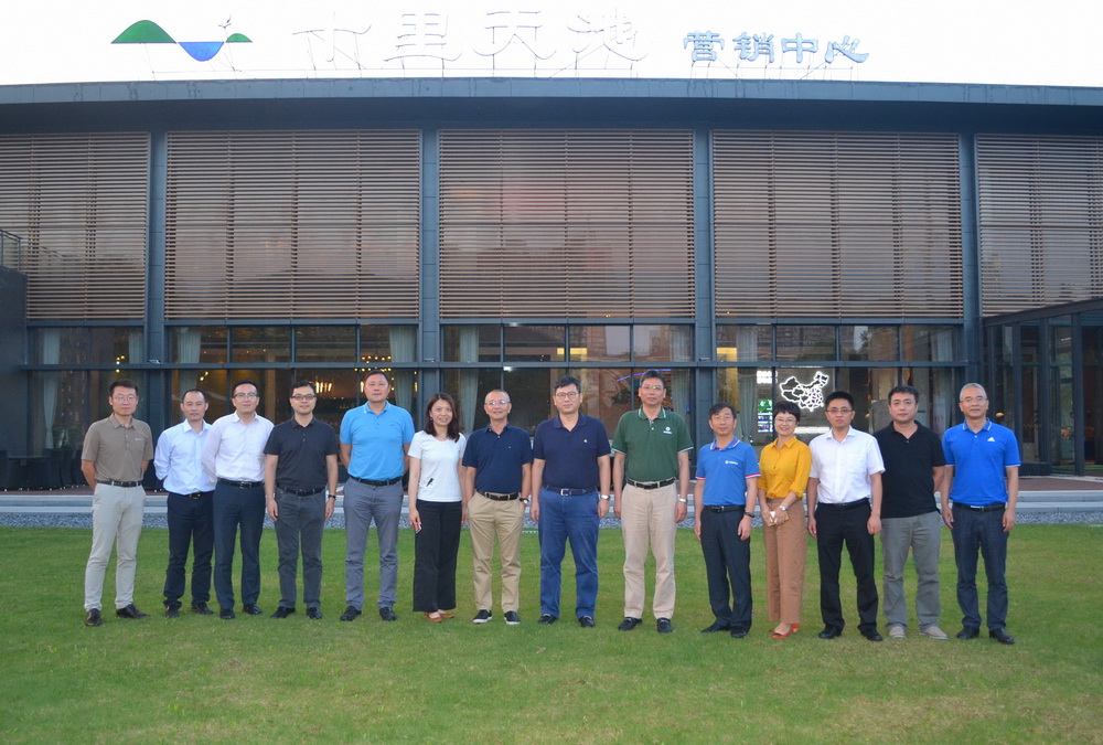 1528364730140728.jpg 十里天池合影1.jpg